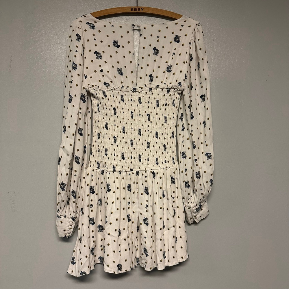 Free People Petite White Blue Floral Smocked Mini Dress XSP babydoll peasant - Picture 8 of 9
